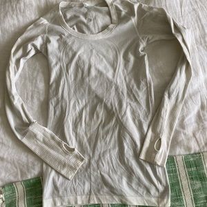 Lululemon long sleeve athletic shirt